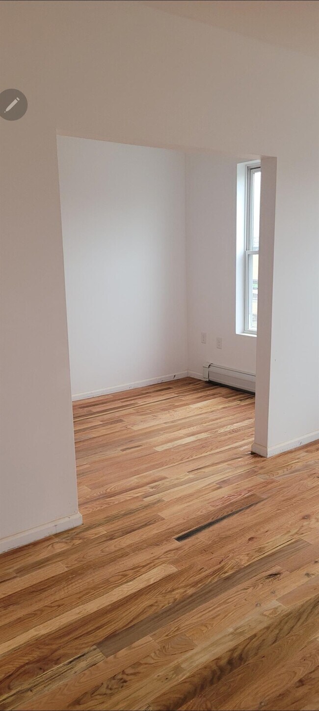 Building Photo - 500 HAWTHORN Ave