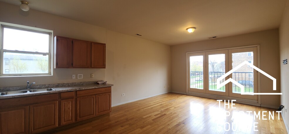 Primary Photo - 2902 W Fillmore St