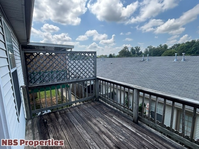 Building Photo - 8032 Stablegate Way