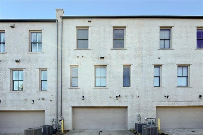 Building Photo - 871 3rd St