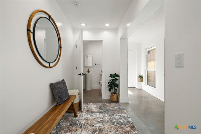 Building Photo - 1210 Angelina St