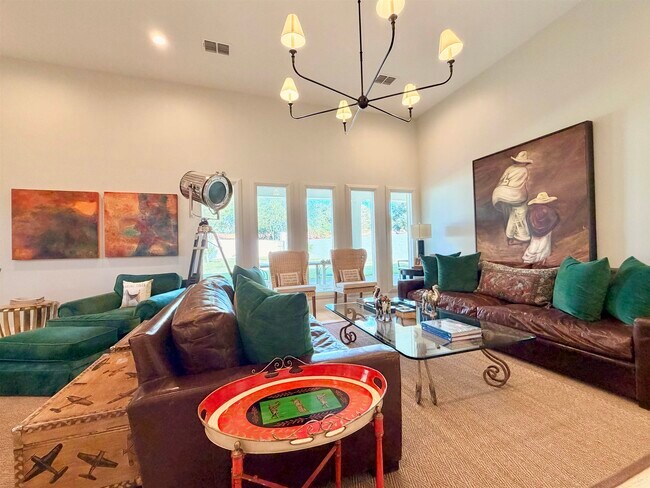 Building Photo - 205 McPherson Dr