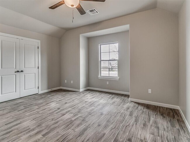 Building Photo - 600 Mirano Ln