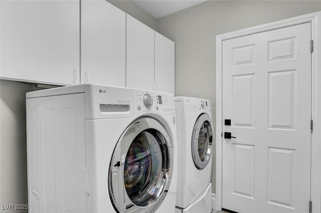 Building Photo - 9704 Cameo Rose Ln