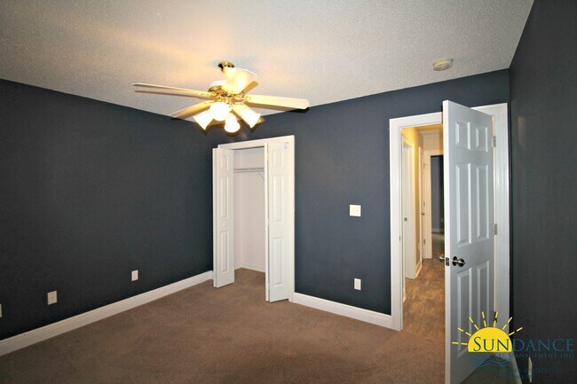 Building Photo - Stunning 4 Bedroom Home in Niceville