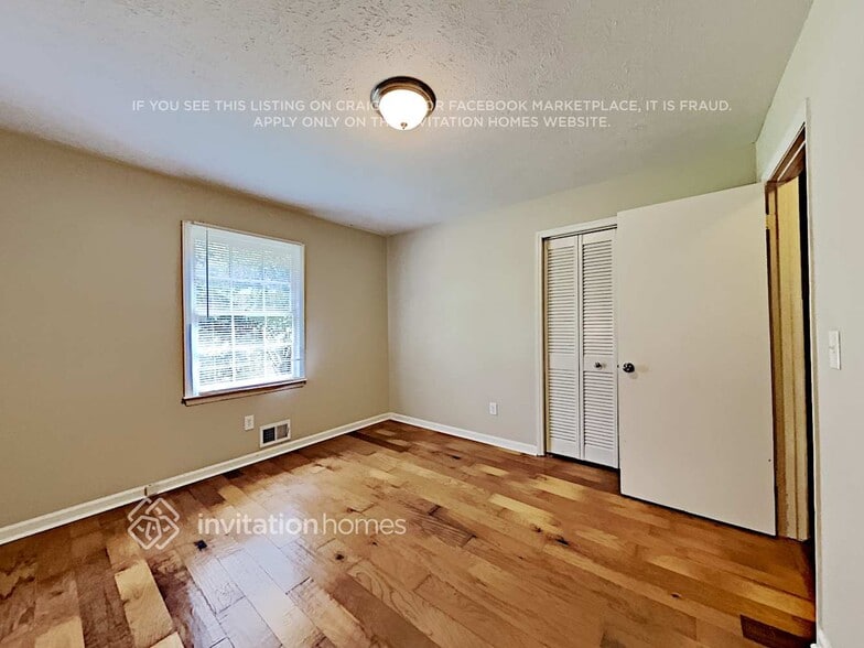 Building Photo - 5811 Covered Wagon Trail SW
