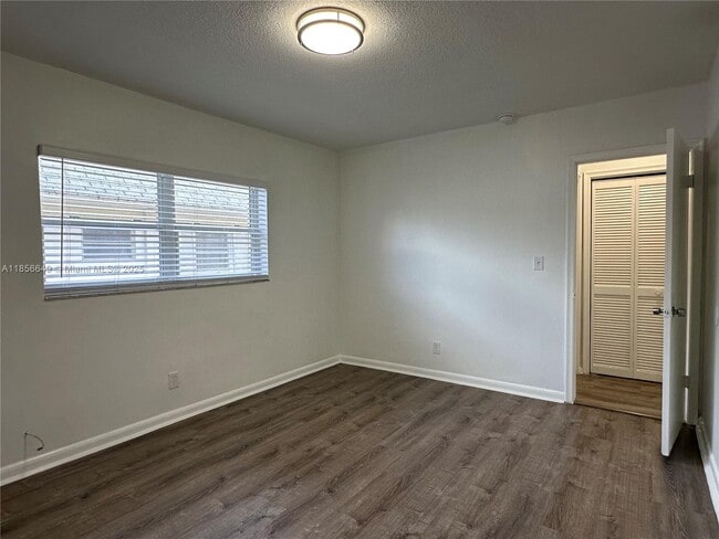 Building Photo - 2822 Van Buren St