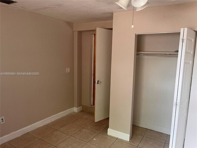 Building Photo - 1330 NE 212th Terrace