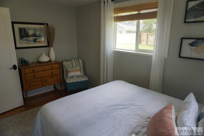 Building Photo - 613 Sykes Dr