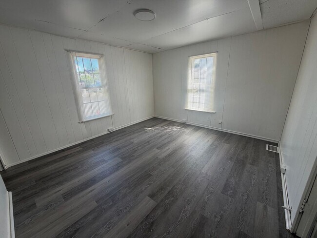 Building Photo - 40-42 Seminole Avenue