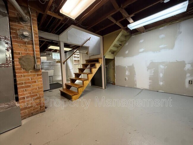 Building Photo - 2217 1st Ave S