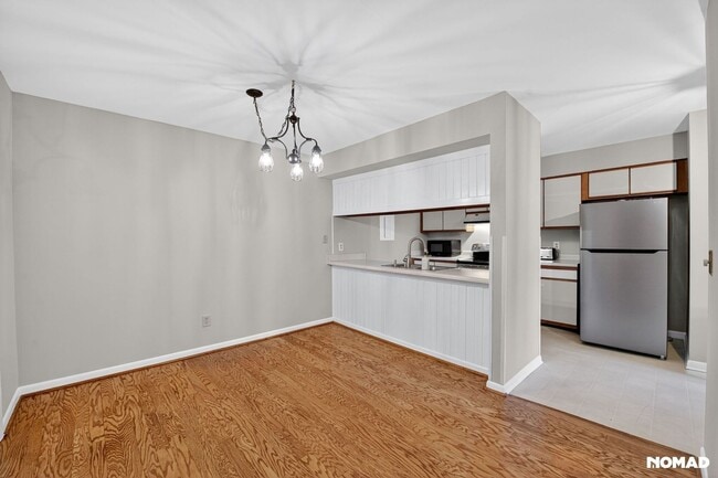 Building Photo - 120 Finley Forest Dr