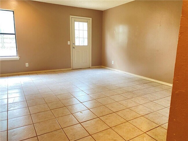 Building Photo - 1408 Christy Dr