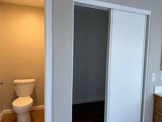 Building Photo - North Summerlin