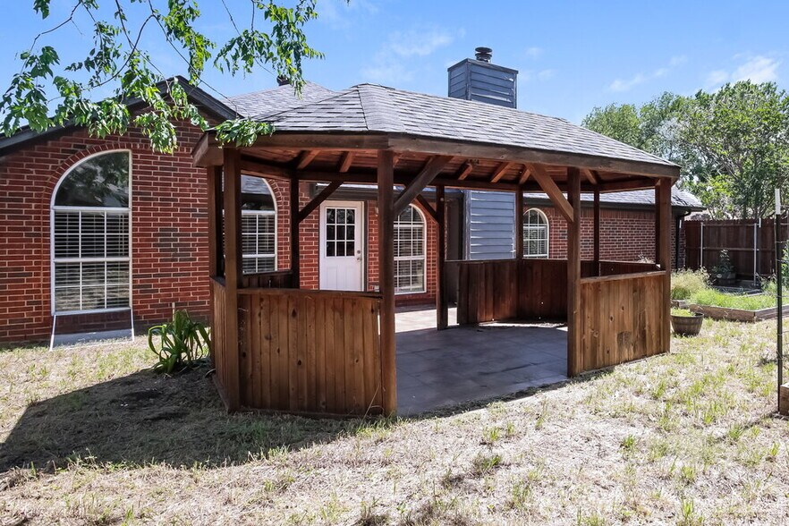 Building Photo - 58 Robins Nest Dr