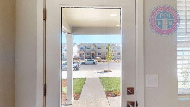 Building Photo - New Construction, Spring Creek / Stylish T...