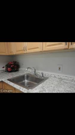 granite countertops - 876 College Pkwy