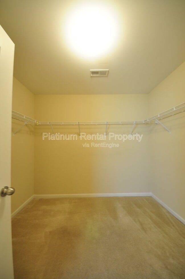 Building Photo - 1464 Wilford Dr NE