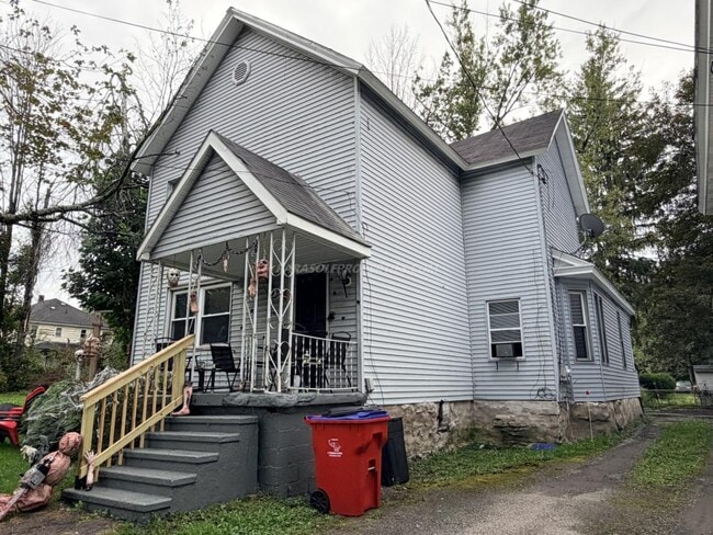 Building Photo - 60 Canaan St