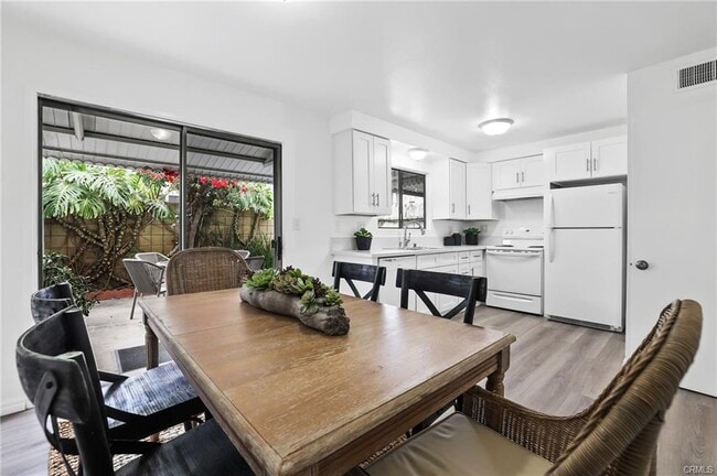 Building Photo - 3342 Bradbury Rd