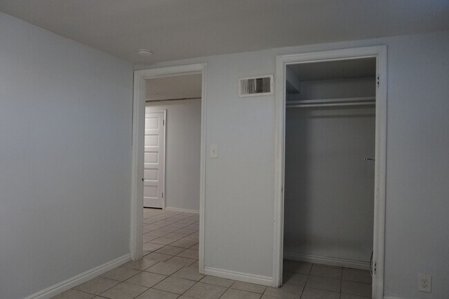 Building Photo - 3551 S 2200 W