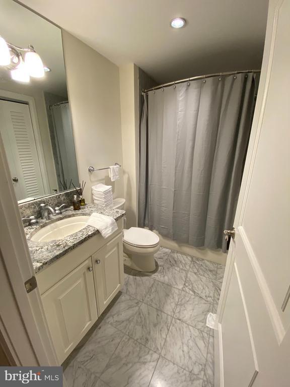 Building Photo - 1701 Locust St