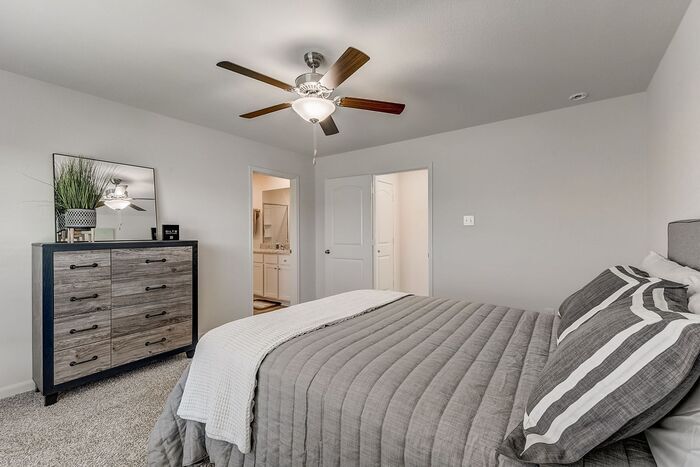 Building Photo - 512 Trinity Trl