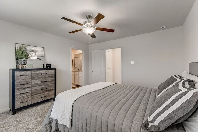 Building Photo - 708 Trinity Trl