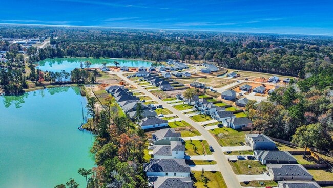 Building Photo - 473 Shoreview Dr