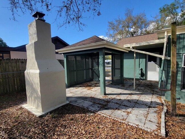 Building Photo - 6922 Westend Ave