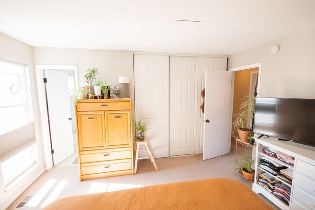 Building Photo - BEAUTIFUL 4 BEDROOM / 3 BATH HOME IN LAFAY...