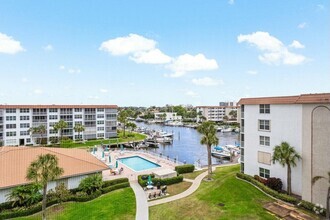 Building Photo - 2525 Florida Blvd