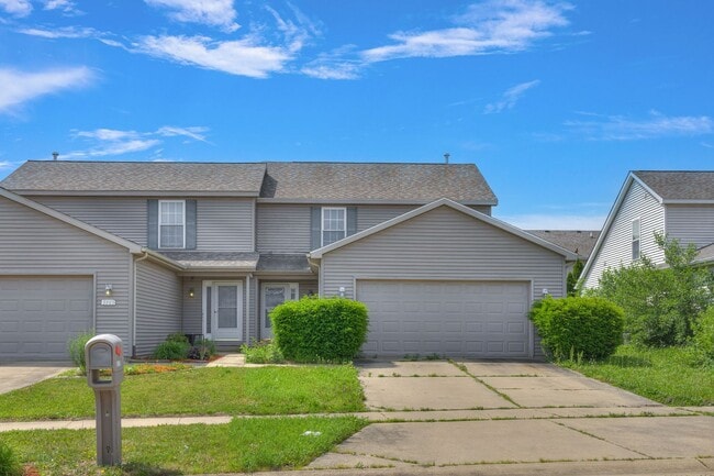 Building Photo - Turnberry Ridge – 3 Bedroom, 2.5 Bath Zero-Lot Home with 2-Car Garage