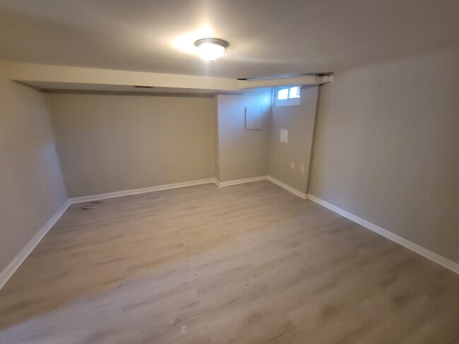 Building Photo - 2224 Graythorn Rd