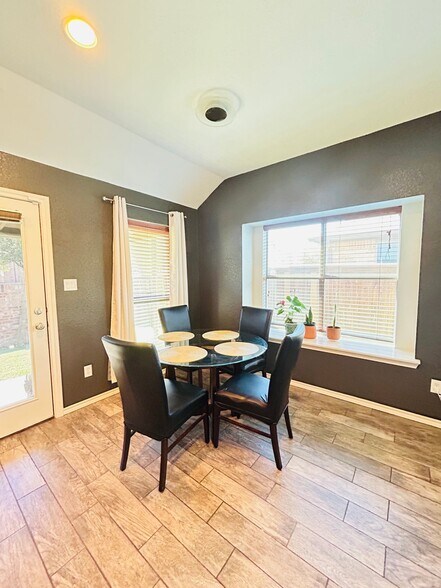 Building Photo - 2835 Becki Dr