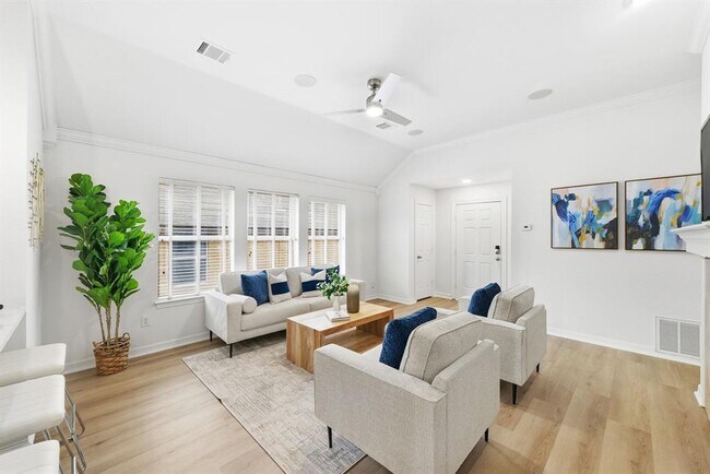 Building Photo - 19209 Sunken Creek Pass