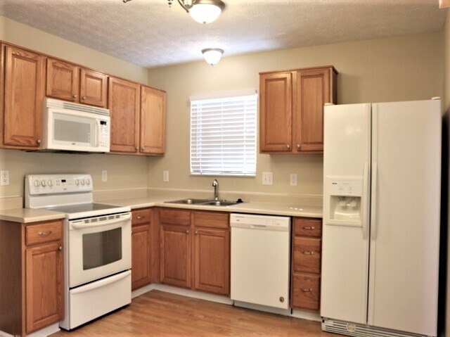 Building Photo - 7436 Maple Twig Ave