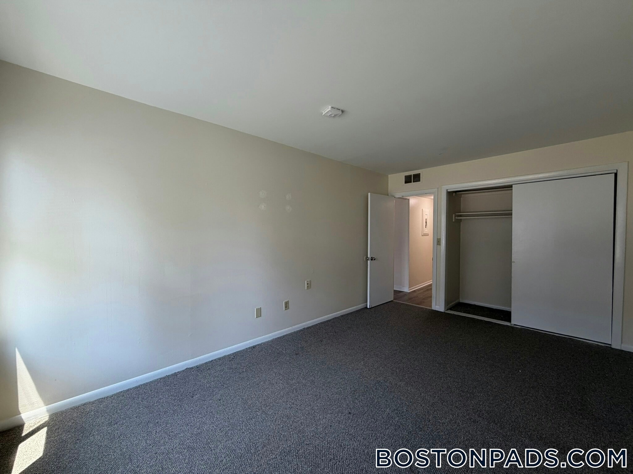 Building Photo - 18 Westgate Dr