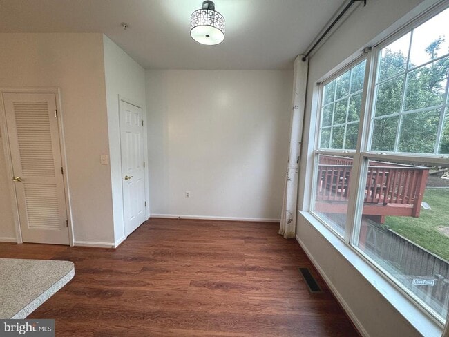 Building Photo - 108 Moore Dr