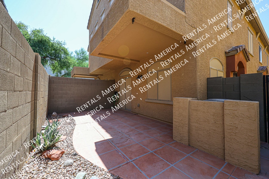 Building Photo - 2150 W Alameda Rd