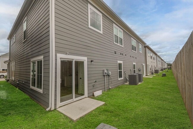 Building Photo - 16571 Oasis Glade Dr