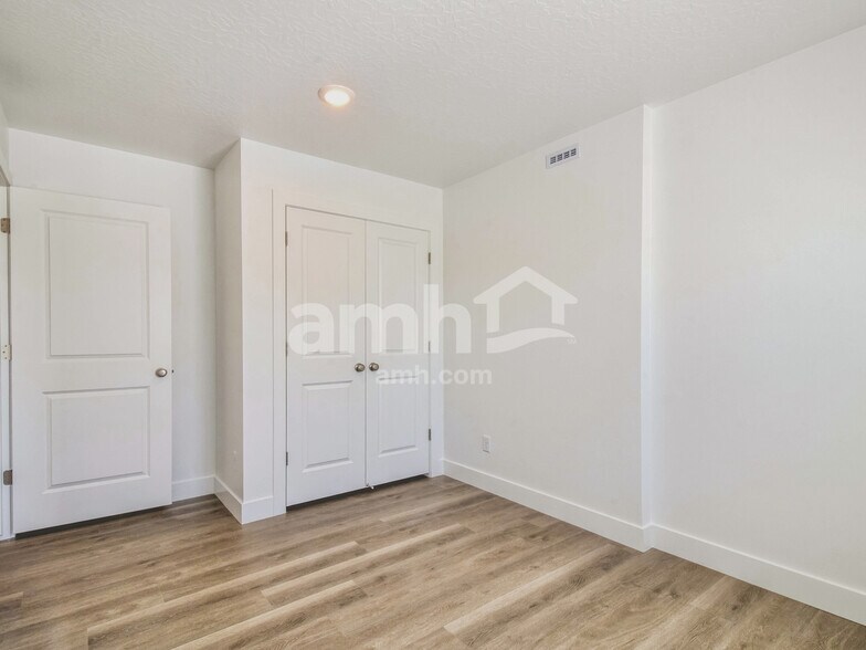 Building Photo - 5497 Damfield Ln