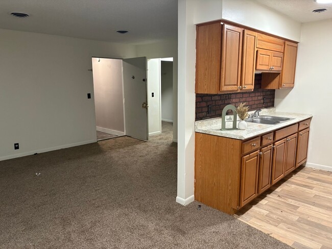 Building Photo - 625 S Austin St