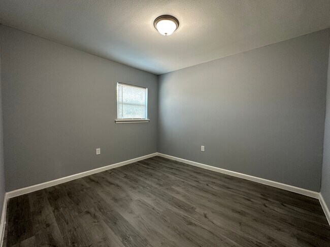 Building Photo - 2504 Rosemead Dr