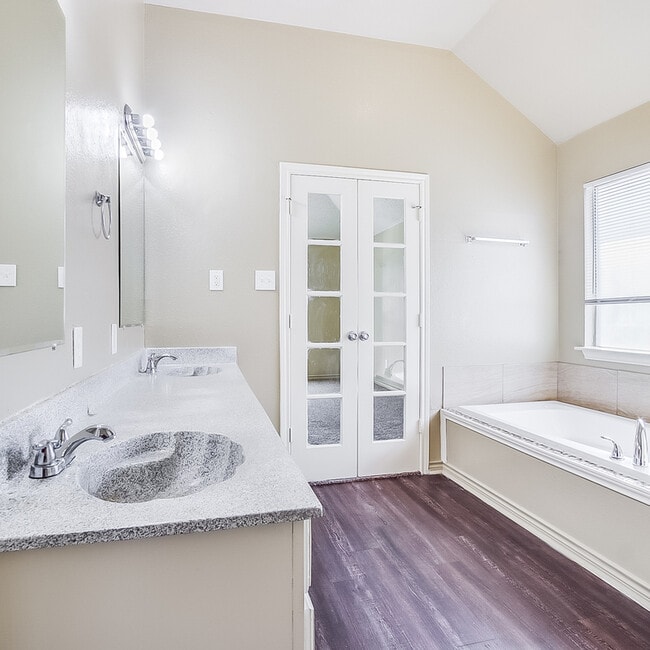 Building Photo - 8040 Texridge Dr