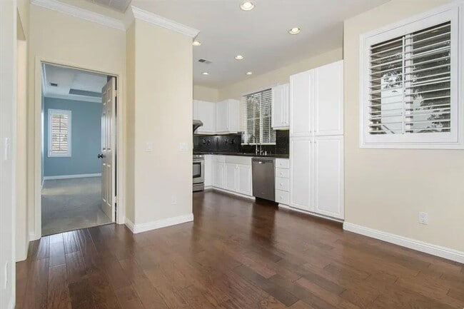 Building Photo - RANCHO BERNARDO / VISTA DEL LARGO - Nice 3...