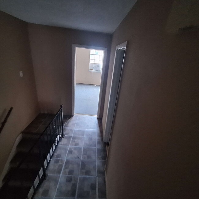 Building Photo - 2117 Giuffras Ave