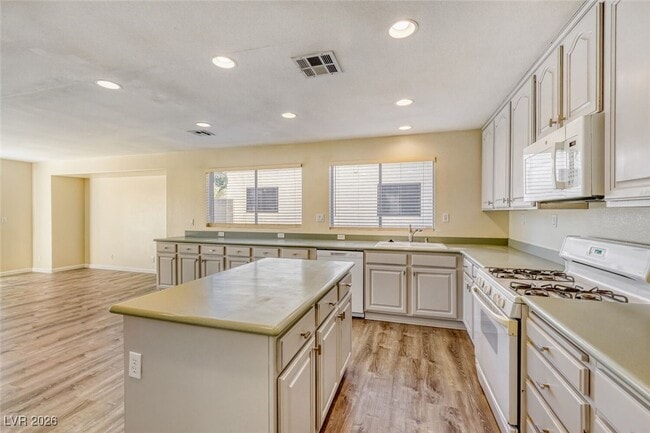 Building Photo - 1705 Autumn Sage Ave