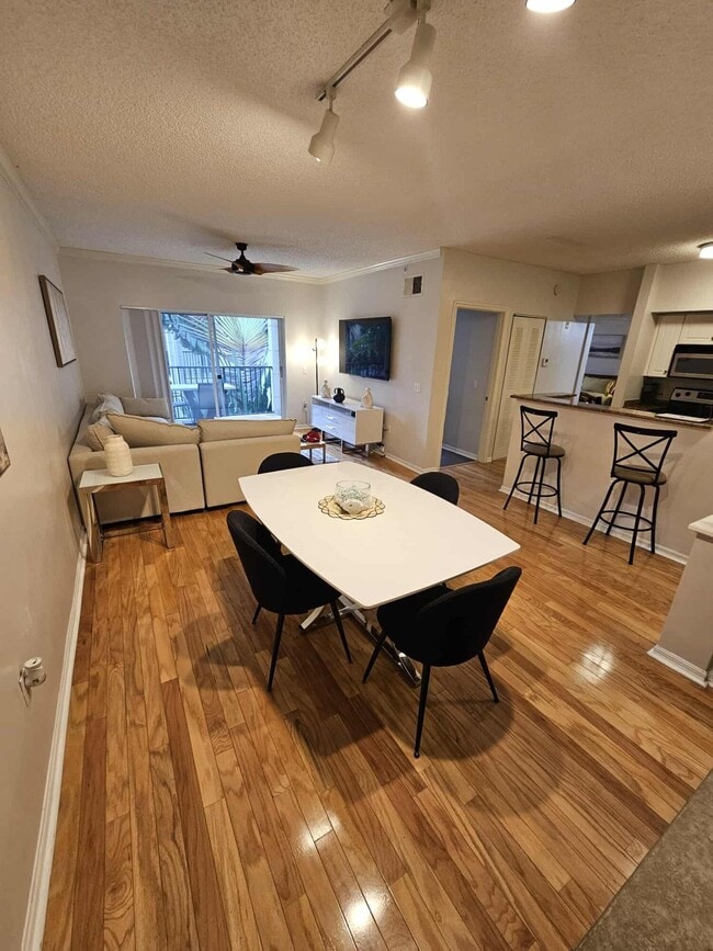 Building Photo - 2302 Tuscany Way