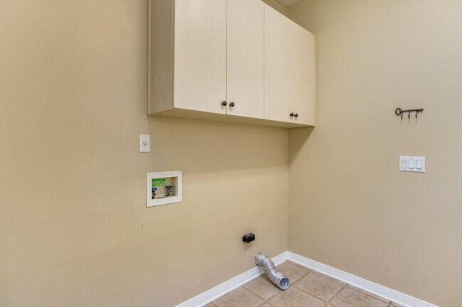 Building Photo - 3377 Marcus Pointe Blvd